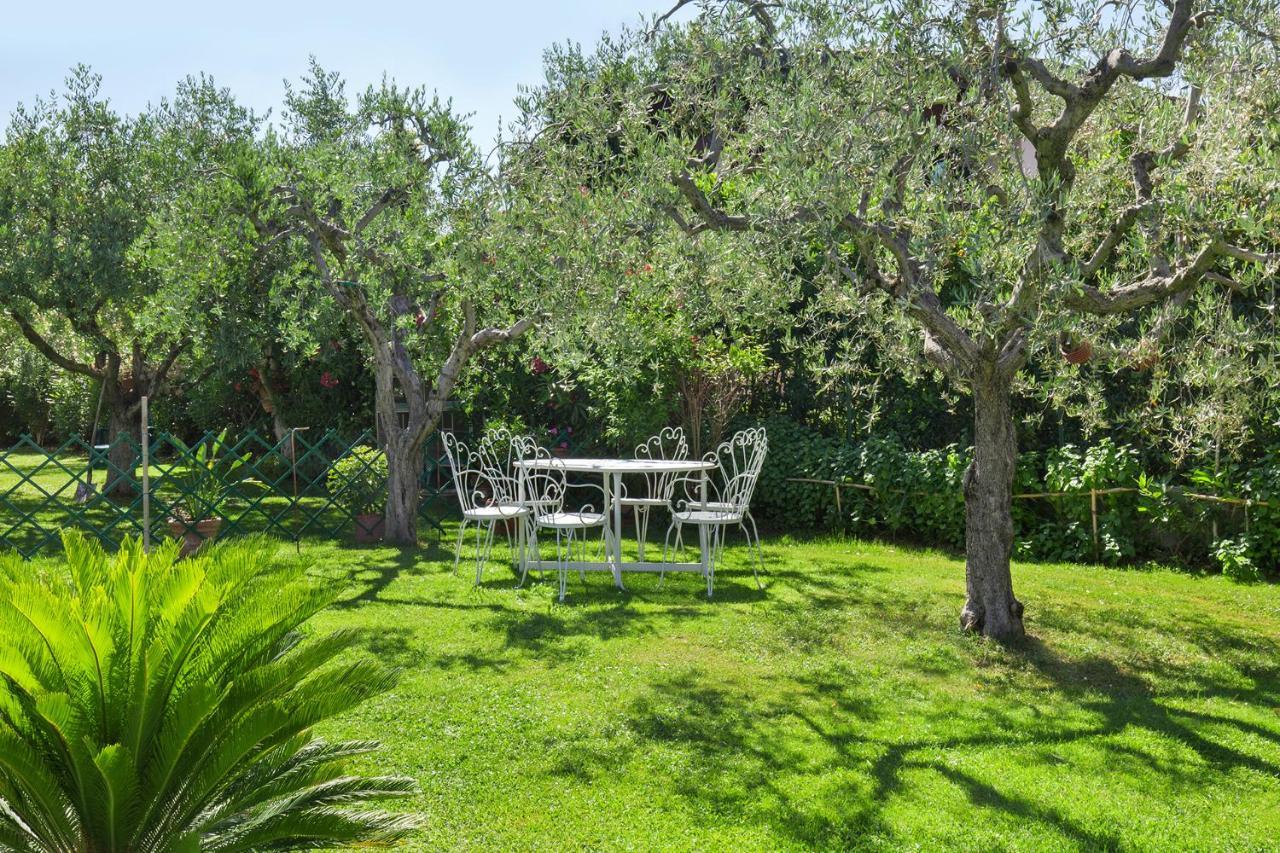 Villa Aurora-Holiday Home Apt3 Bardolino Kültér fotó