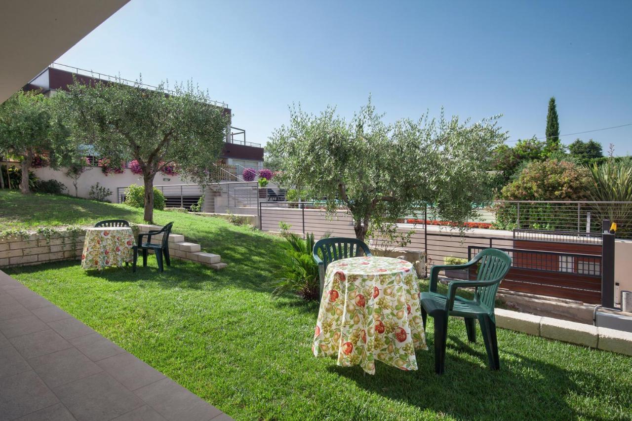 Villa Aurora-Holiday Home Apt3 Bardolino Kültér fotó