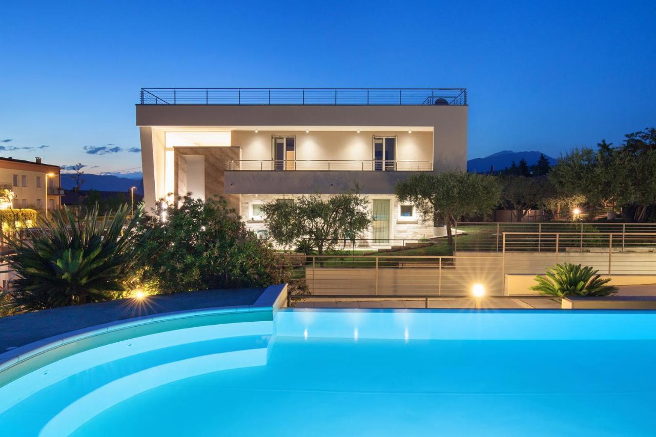 Villa Aurora-Holiday Home Apt3 Bardolino Kültér fotó